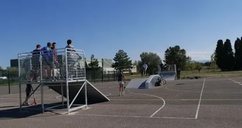 Skatepark et Terrain de Basketball de Pézilla-la-Rivière à Pézilla-la-Rivière