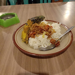 PECEL LELE LAMONGAN BU SUM