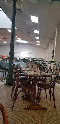 Atmosphère du Restaurant Brasserie du Musée de l'Aventure Peugeot à Sochaux - n°5