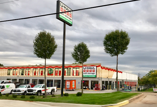 RV Storage Facility «U-Haul Moving & Storage at Big Bend Road», reviews and photos, 650 Big Bend Rd, Ballwin, MO 63021, USA