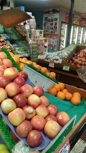 Grocery Store «Mendoza Grocery II», reviews and photos, 515 N Cedar Lake Rd, Round Lake, IL 60073, USA