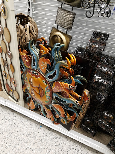 Clothing Store «Ross Dress for Less», reviews and photos, 902 Sepulveda Blvd, Harbor City, CA 90710, USA