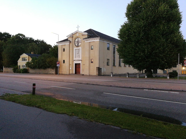 Sankt Therese Kirke - Kirke