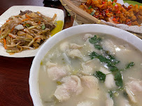 Soupe de poulet du Restaurant chinois Yummy Noodles 渔米酸菜鱼 川菜 à Paris - n°2