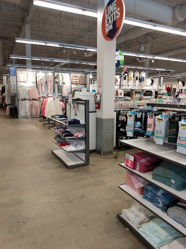 Clothing Store «Old Navy», reviews and photos, 19225 Biscayne Blvd, Aventura, FL 33180, USA