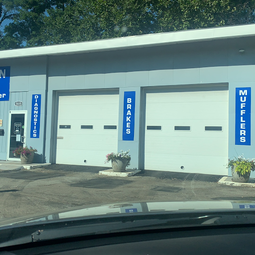 Auto Repair Shop «Michigan Road Auto Center», reviews and photos, 5602 N Michigan Rd, Indianapolis, IN 46228, USA