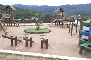 Parque Da Vila Do Salto image
