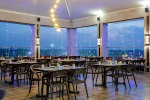 Addiction Rooftop Bar & Restaurant By Fire & Smoke @Solaris image