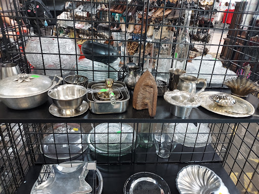 Thrift Store «The Salvation Army Family Store & Donation Center», reviews and photos, 2208 Washington Ave, Houston, TX 77007, USA