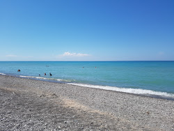 Photo de Burley Beach avec rivage droit, long