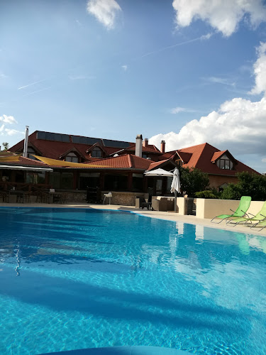 Opinii despre Kavics Spa Klub & Hotel**** în Velence - Szórakozóhely