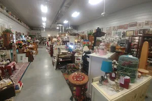 Mr B's Resale and Consignment image