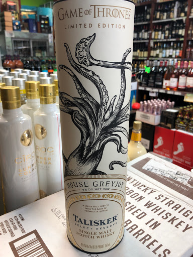 Wine Store «South Beach Wines & Liquors», reviews and photos, 325 Sand Ln, Staten Island, NY 10305, USA