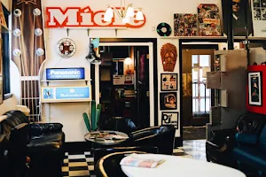 Mad Dog's Vinyl Cafe image