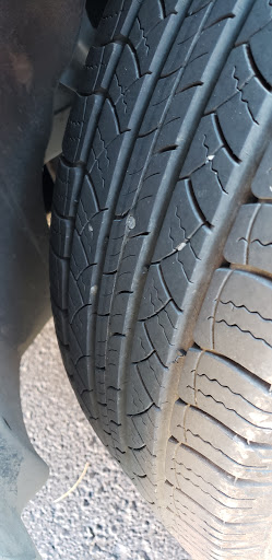 Tire Shop «Discount Tire Store - Auburn Hills, MI», reviews and photos, 200 Brown Rd, Auburn Hills, MI 48326, USA