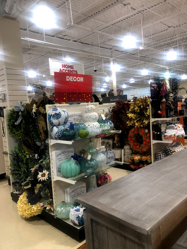 Department Store «HomeGoods», reviews and photos, 162 Everett Ave, Chelsea, MA 02150, USA