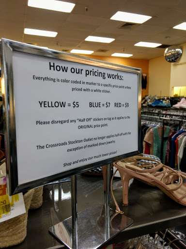 Used Clothing Store «Crossroads Trading Co», reviews and photos, 5756 Pacific Ave #26, Stockton, CA 95207, USA