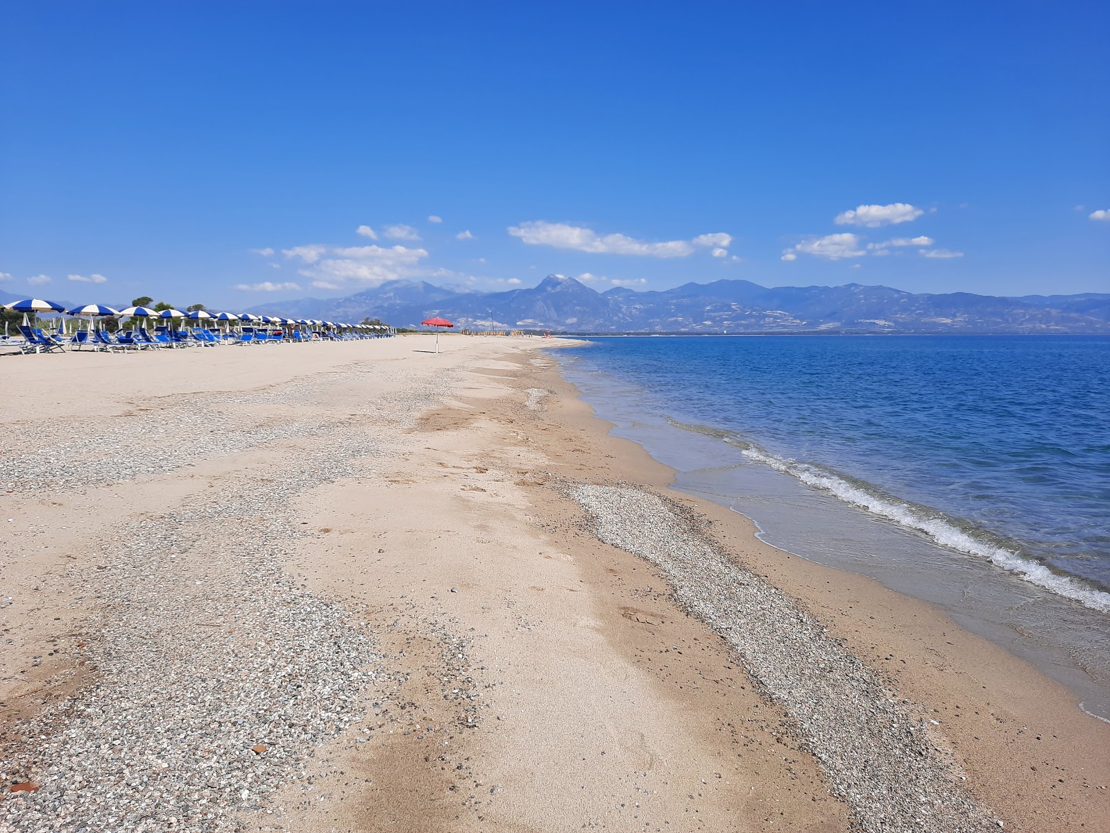 Fotografija Spiaggia dei Laghi z svetel pesek površino