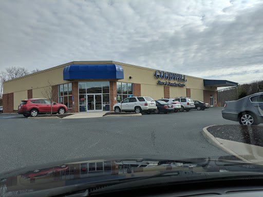Thrift Store «Goodwill Store and Donation Center», reviews and photos, 85 Heritage Dr, Palmyra, VA 22963, USA