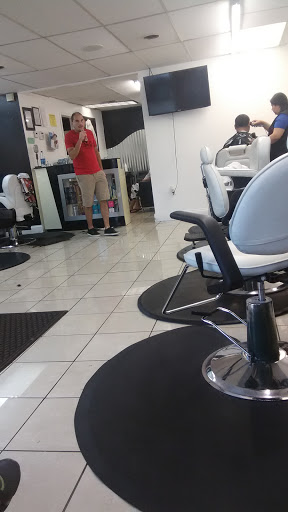 Thrift Store «Avenue Thrift Store», reviews and photos, 927 Minnesota Ave, Kansas City, KS 66101, USA