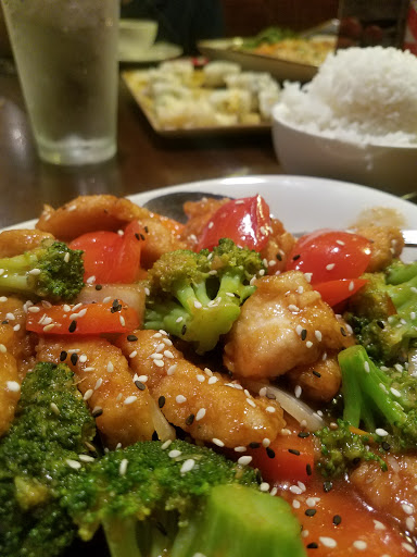 Shopping Mall «The Mall at The Source», reviews and photos, 1504 Old Country Rd, Westbury, NY 11590, USA