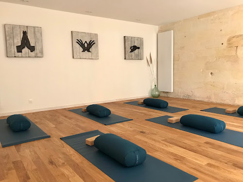 Centre de yoga SOUFFLE YOGA • Marie Lamarque • cours de yoga, naturopathie et massages bien-être Saint-Trojan