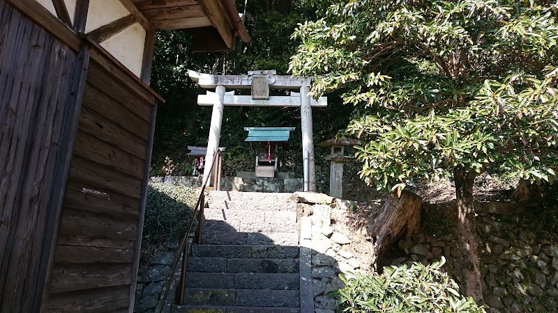郷司神社