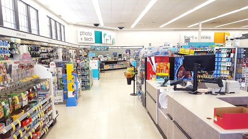 Drug Store «Walgreens», reviews and photos, 840 N Main St, Glen Ellyn, IL 60137, USA