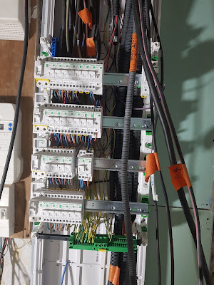 BERRICH Electricite générale neuf rénovation depannage tableau électrique à Bazas