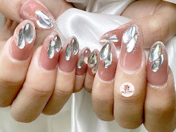 Yumiko Nail