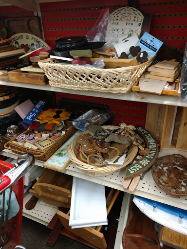 Thrift Store «The Salvation Army Family Store & Donation Center», reviews and photos, 605 S Opdyke Rd, Auburn Hills, MI 48326, USA