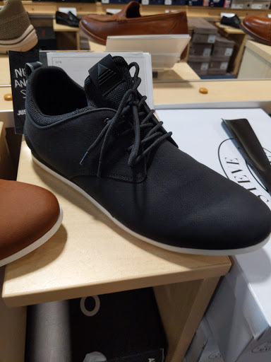 Shoe Store «DSW Designer Shoe Warehouse», reviews and photos, 9601 Skokie Blvd, Skokie, IL 60077, USA