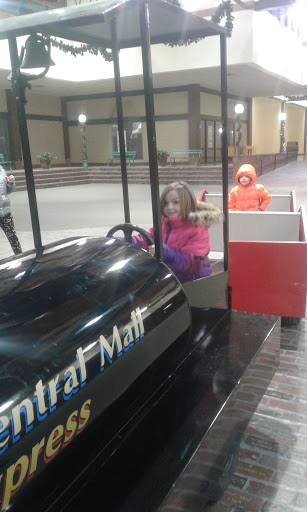 Shopping Mall «Penn Central Mall», reviews and photos, 200 High Ave W, Oskaloosa, IA 52577, USA