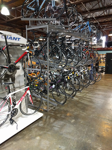 Bicycle Store «Dallas Bike Works Oak Cliff», reviews and photos, 821 W Davis St, Dallas, TX 75208, USA