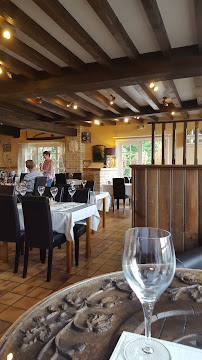 Atmosphère du Restaurant français Le Magloire à Haverskerque - n°7