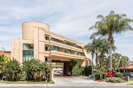 Econo Lodge Inn & Suites Riverside - Corona