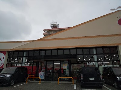 DAISO たかおか四屋店