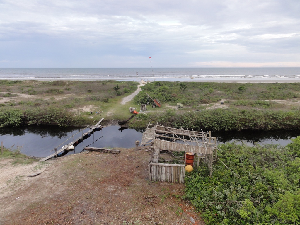 苏佩拉圭海滩的照片 具有部分干净级别的清洁度