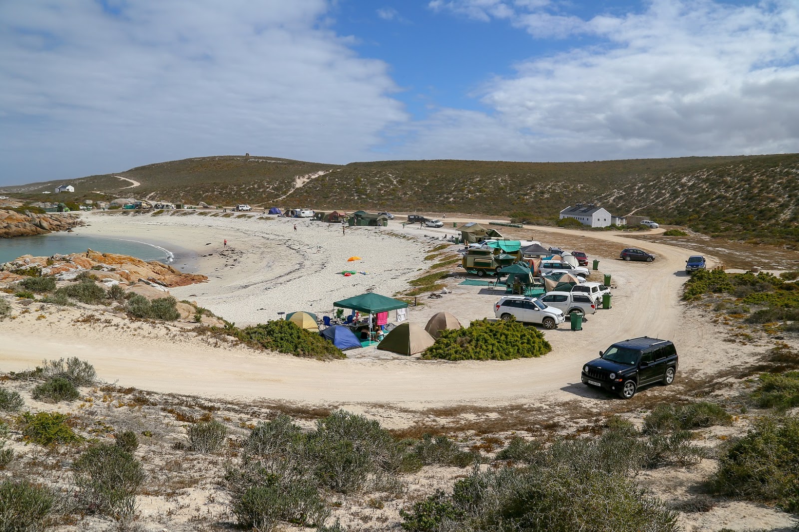 Foto di Tietiesbaai con una superficie del acqua cristallina