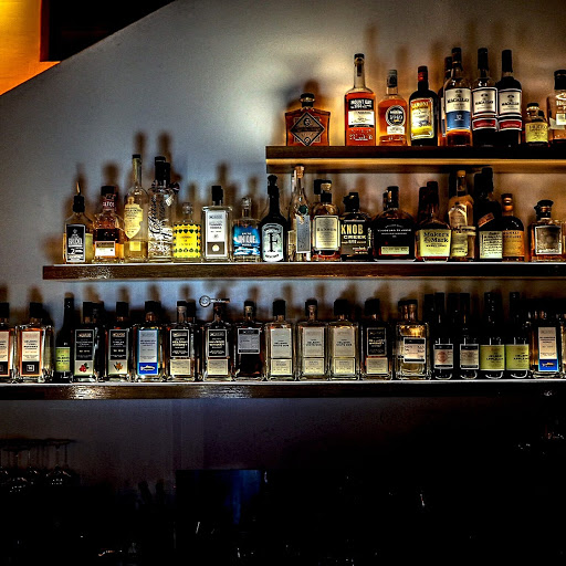 Tislaamo - Distillery Bar
