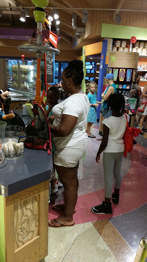 Department Store «Bon-Ton», reviews and photos, 443 E Main St, Westfield, MA 01085, USA