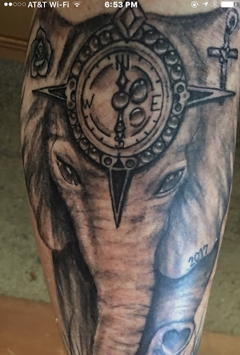 Tattoo Shop «River Rat Tattoos», reviews and photos, 965 N Walnut Ave, New Braunfels, TX 78130, USA