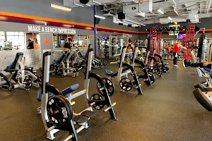 Crunch Fitness Highpoint image