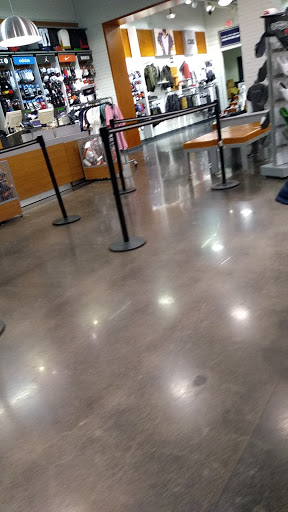 Clothing Store «Champs», reviews and photos, 205 E Broadway, Bloomington, MN 55425, USA