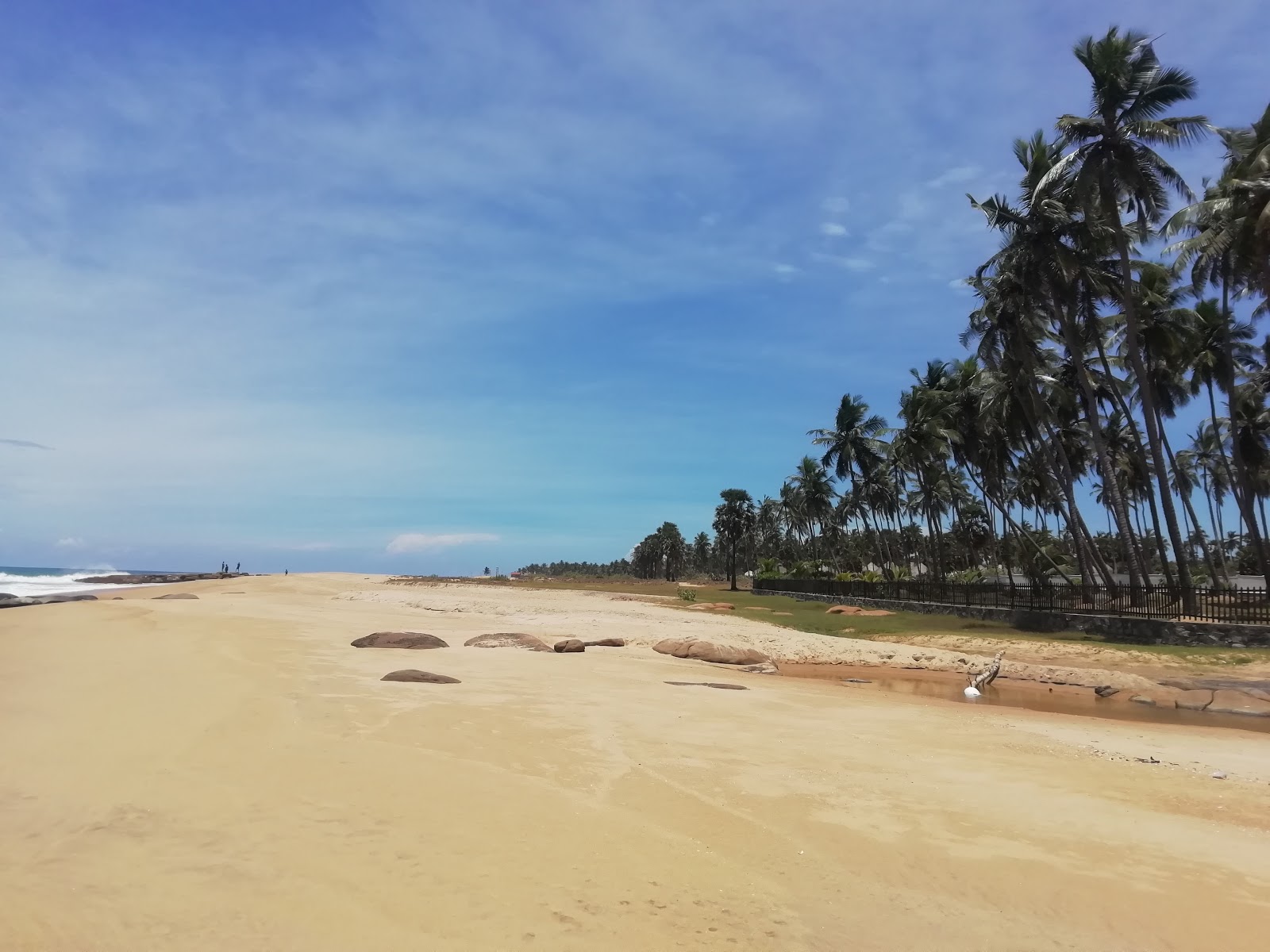 Fotografija Pottuvil point Beach z visok stopnjo čistoče