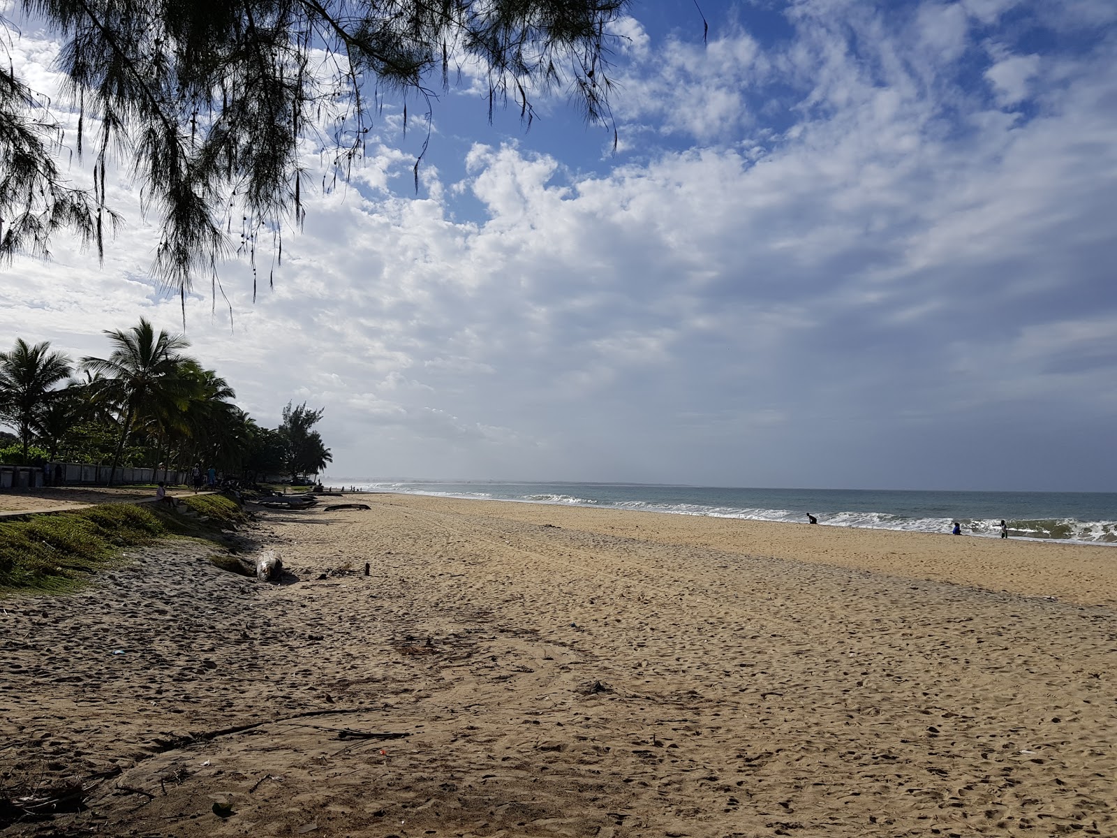 Fotografija Tamatave Beach z dolga ravna obala
