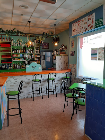 Café Bar Yupi - C. Bernado Moreno, 1, 23560 Huelma, Jaén, Spain