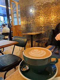 Cappuccino du Restaurant brunch Kozy Notre Dame- All day Brunch & Coffee à Paris - n°2