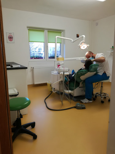 Mollaris Dental Clinic - Dentist