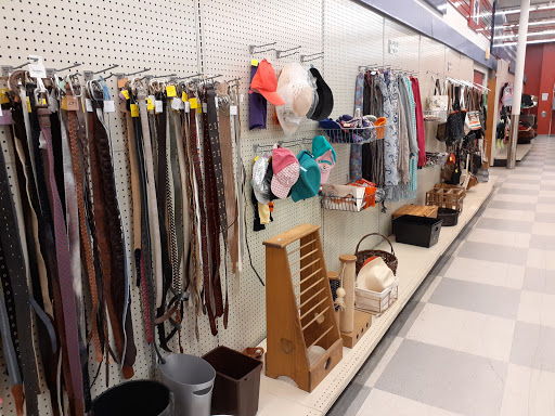 Thrift Store «The Salvation Army Family Store & Donation Center», reviews and photos, 6341 S 27th St, Franklin, WI 53132, USA